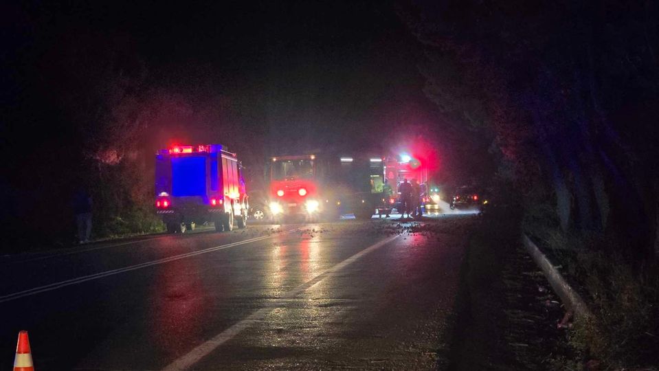 φωτιά ναύσταθμος Αυτοκίνητο Χανιά