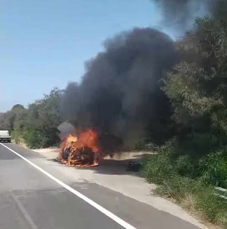 Φωτια αυτοκινητο