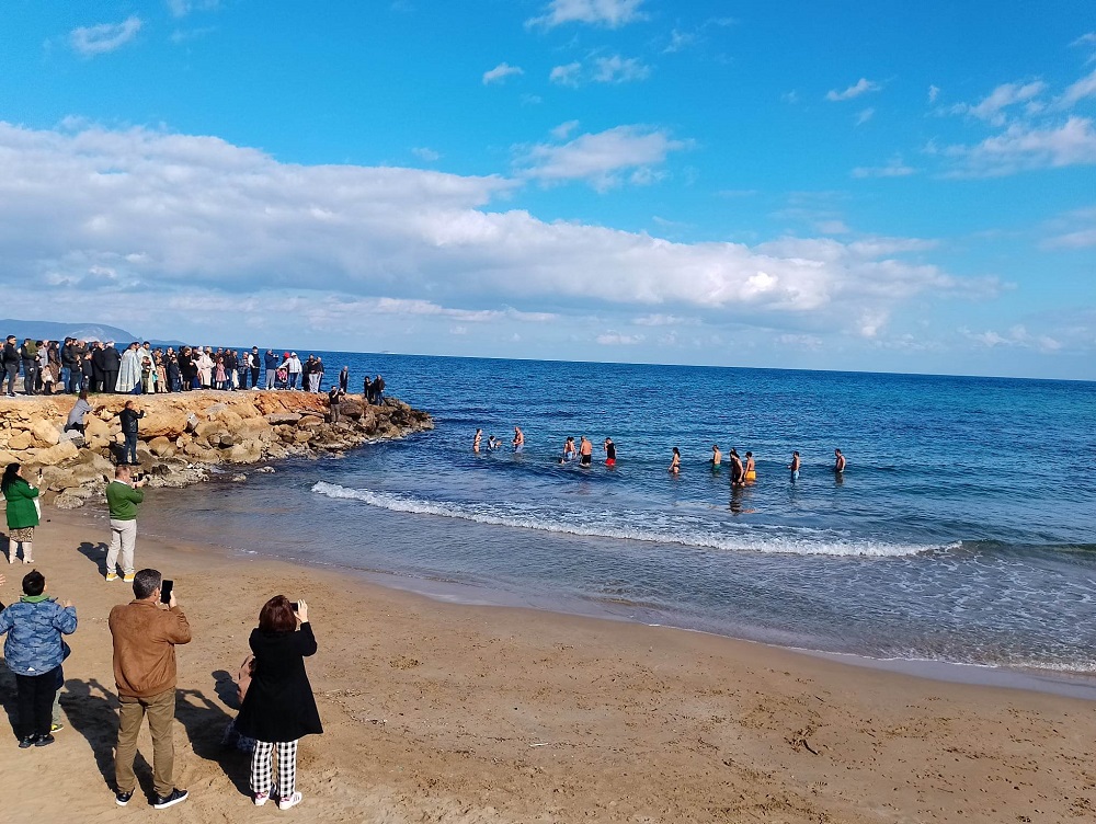 Κοκκίνη Χάνι αγιασμός