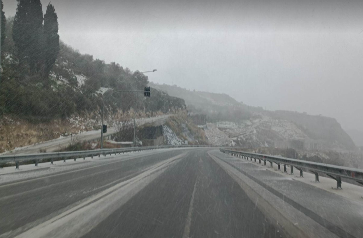 Ηράκλειο Μεσαρά κακοκαιρία χιόνι εκχιονιστικά μηχανήματα Κρητη Λεονταράκης