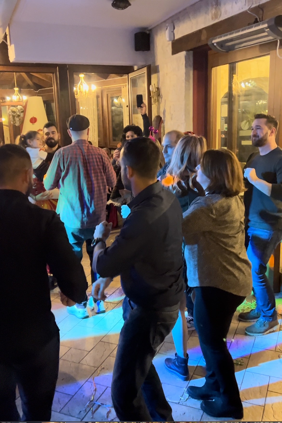 καθερης αποκριες