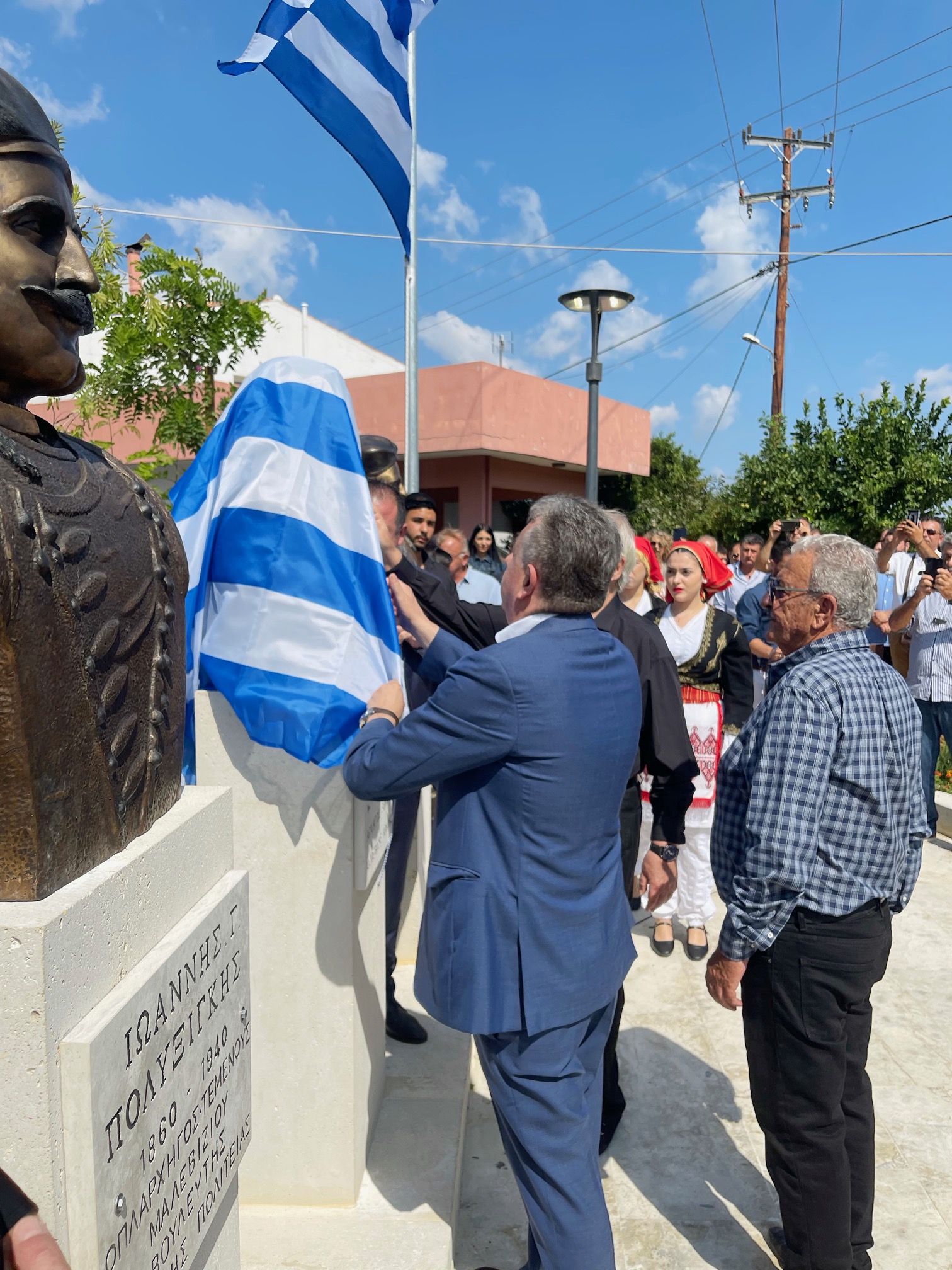 Tελετή αποκάλυψης των προτομών τριών οπλαρχηγών στις Άνω Ασίτες 
