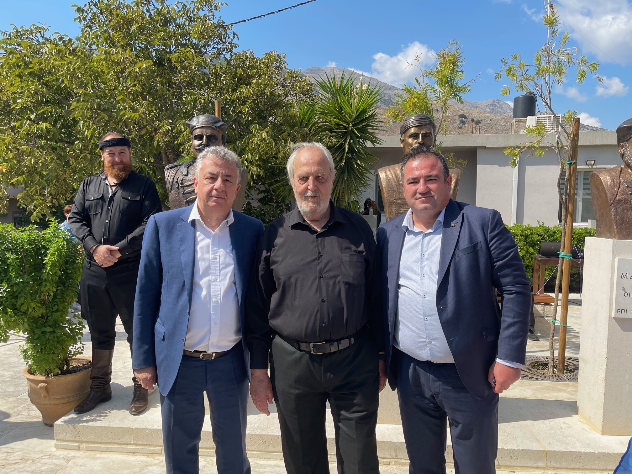 Tελετή αποκάλυψης των προτομών τριών οπλαρχηγών στις Άνω Ασίτες 