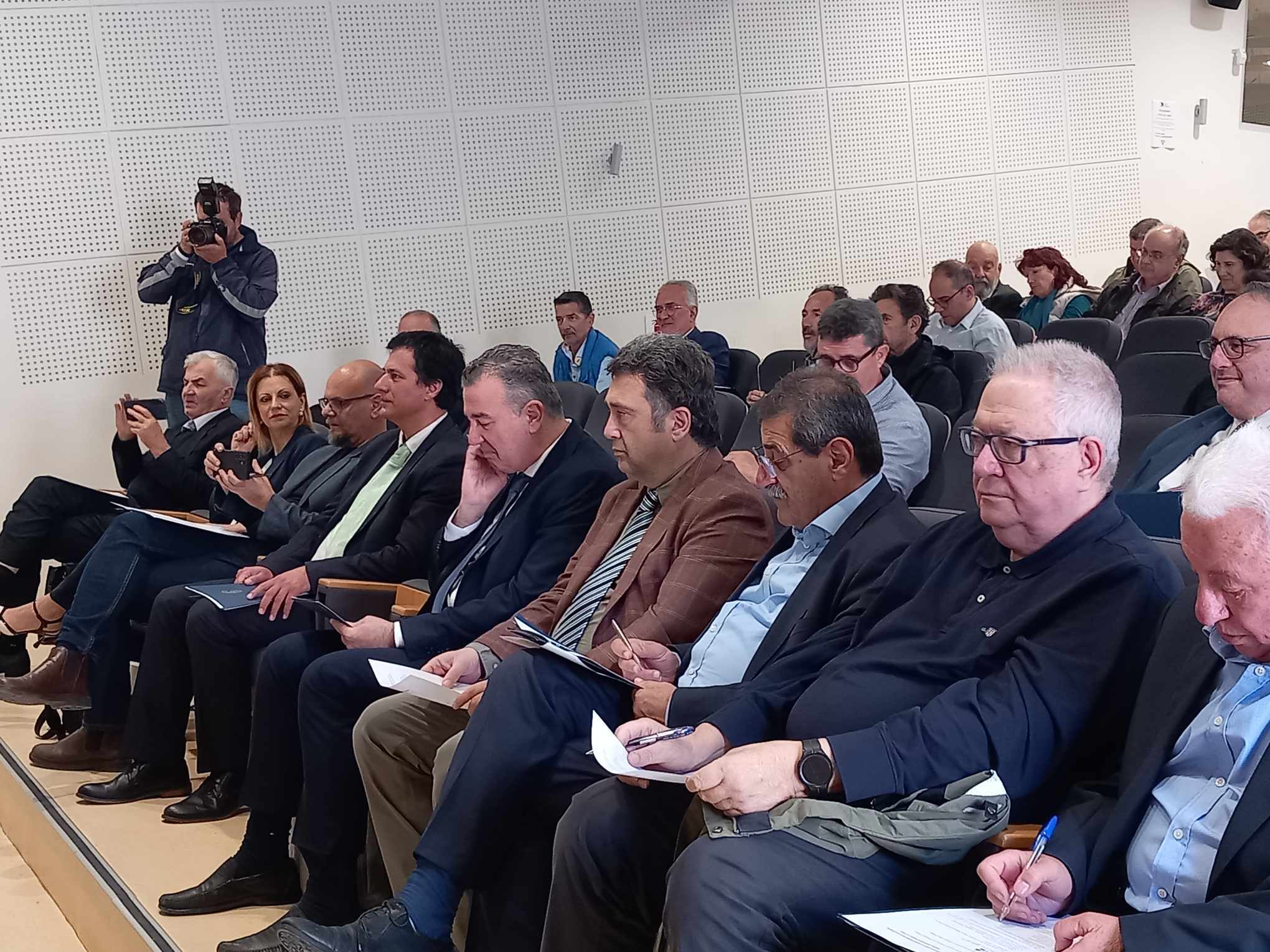 LIVE η ημερίδα "Από τον ρεπόρτερ του 19ου αιώνα στη χρήση της Τεχνητής Νοημοσύνης"