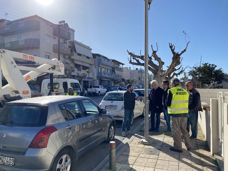 Ο δημοτικός οδοφωτισμός στο επίκεντρο αυτοψίας του Δημάρχου Ηρακλείου, Αλ. Καλοκαιρινού