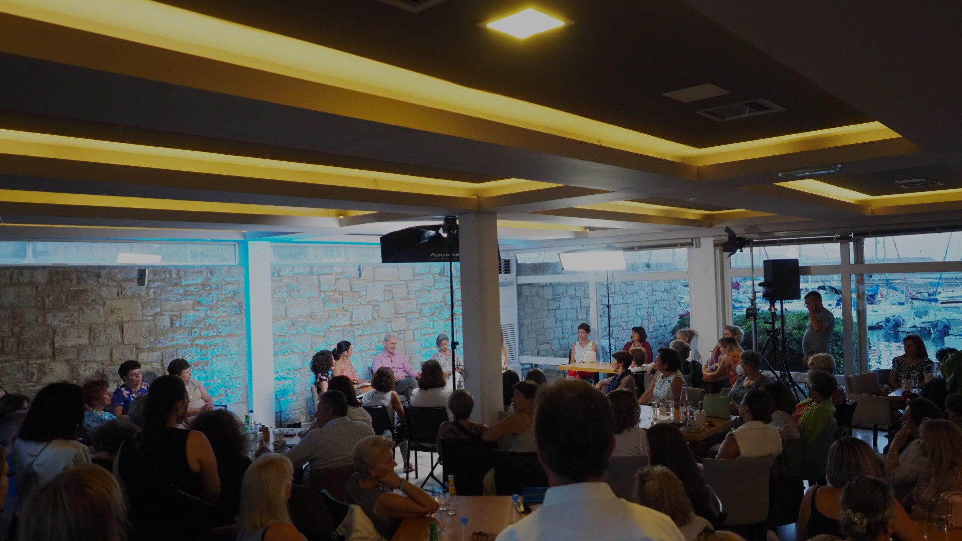 γυναικεία υπόθεση