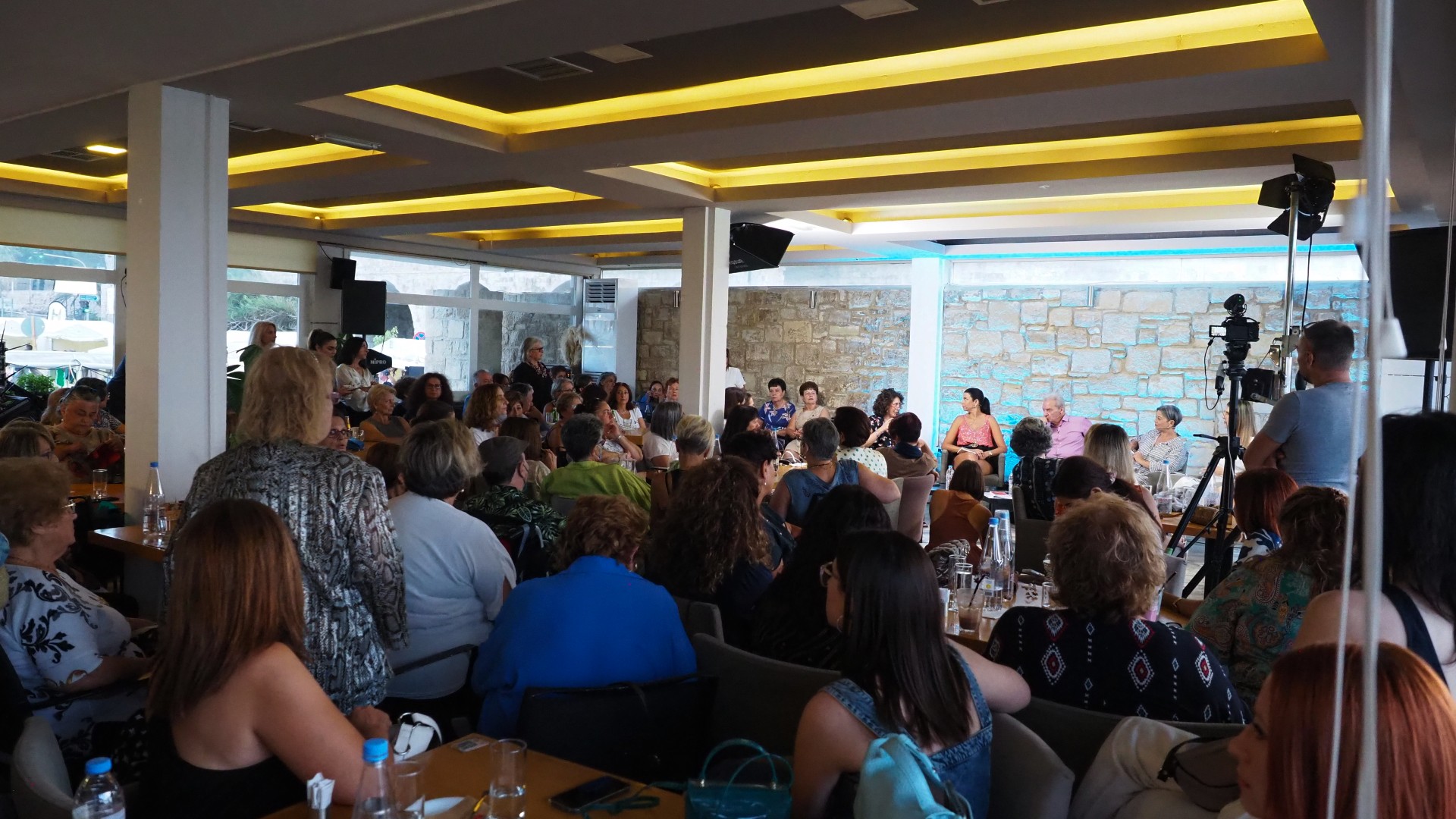 γυναικεία υπόθεση