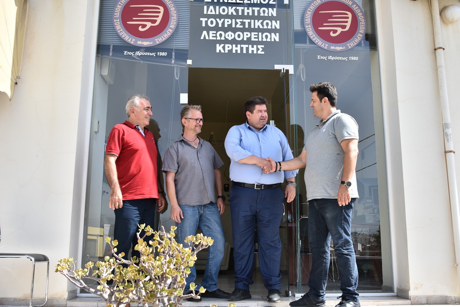 Καραμαλάκης τουριστικά λεωφορεία