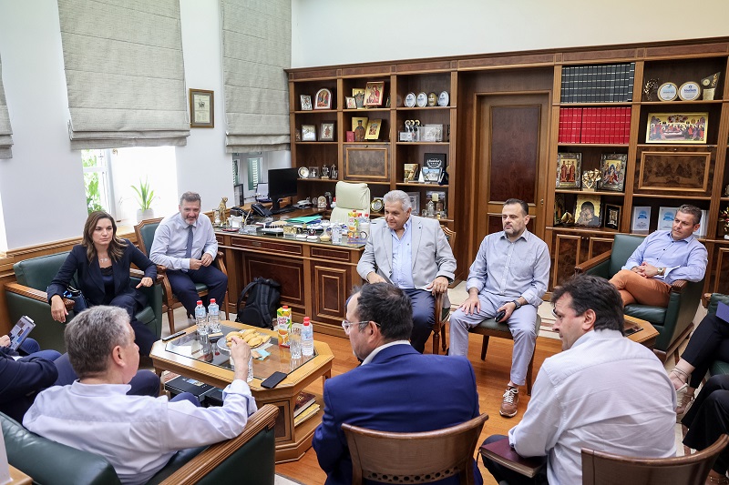  Ηράκλειο: Σύσκεψη παρουσία της Ό. Κεφαλογιάννη, στην Περιφέρεια