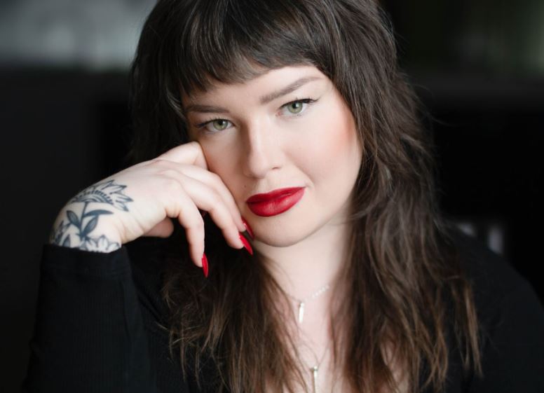 Αλεξάντρα Κέκεσι pornhub περιεχόμενο ανήλικοι