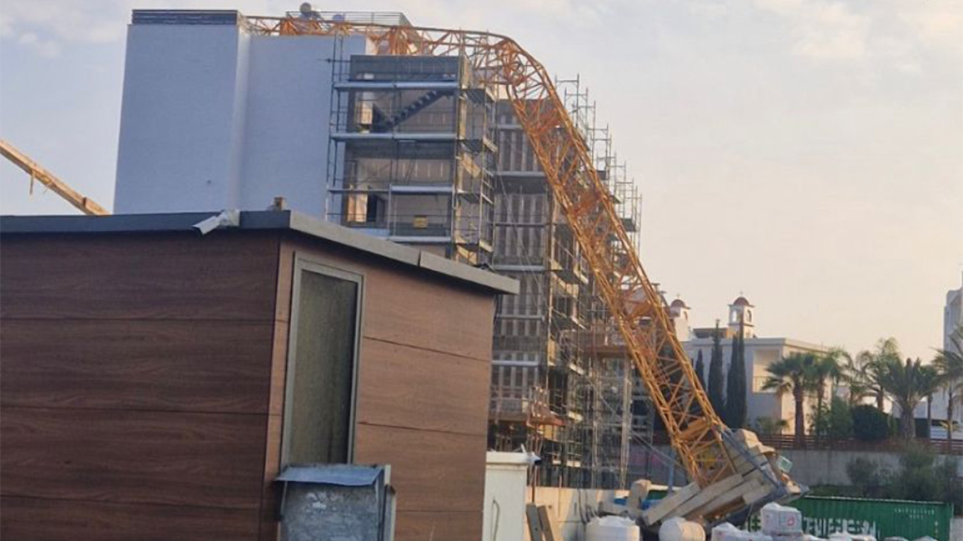  Σοβαρές ζημιές από ανεμοστρόβιλους στη Λεμεσό - Ακρωτηριάστηκε στα δάκτυλα ένας άνδρας