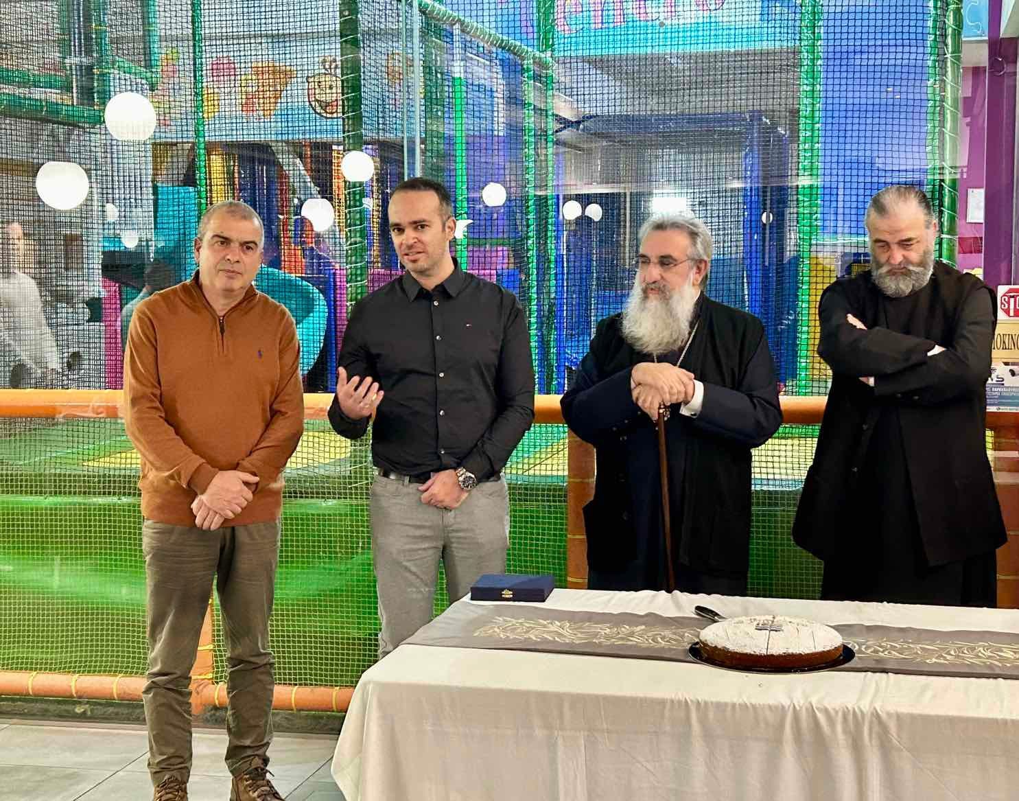 Ηράκλειο: Άμεση Δράση και στην …κοπή της Πρωτοχρονιάτικης πίτας 