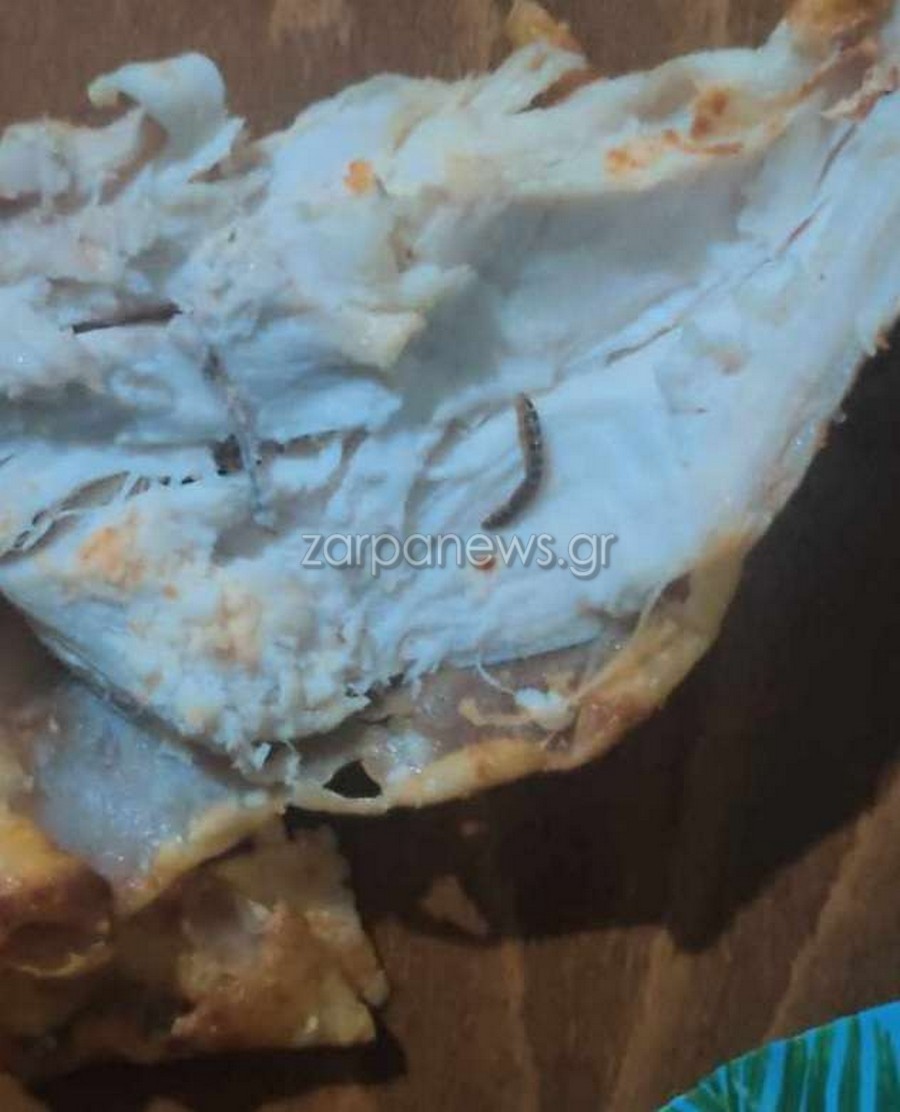 Αγόρασε κοτόπουλο και είχε μέσα σκουλήκια