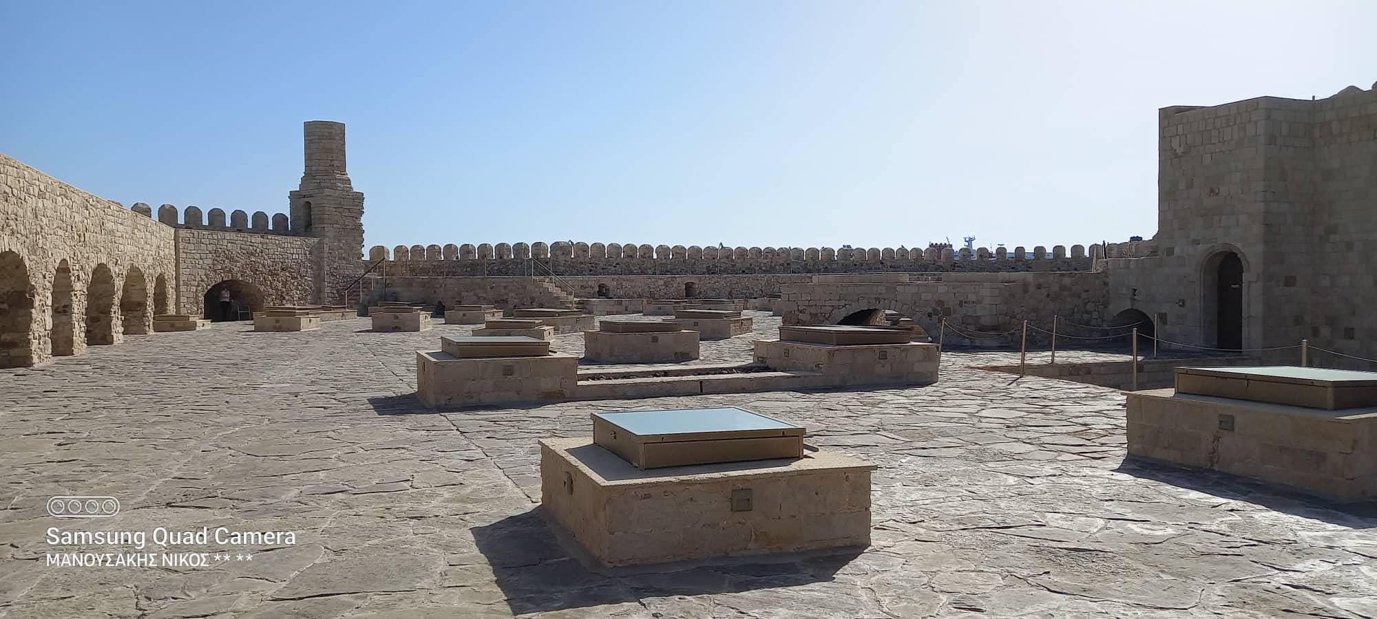 Κούλες Μανουσάκης