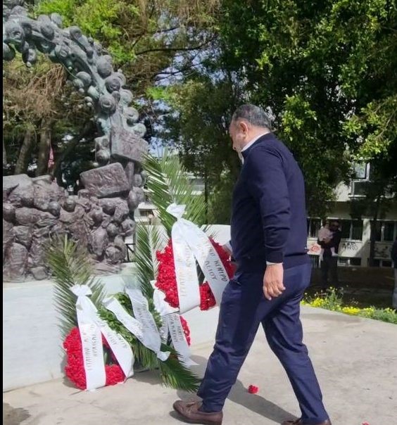 Γιάννης Κουράκης κατάθεση στεφάνου