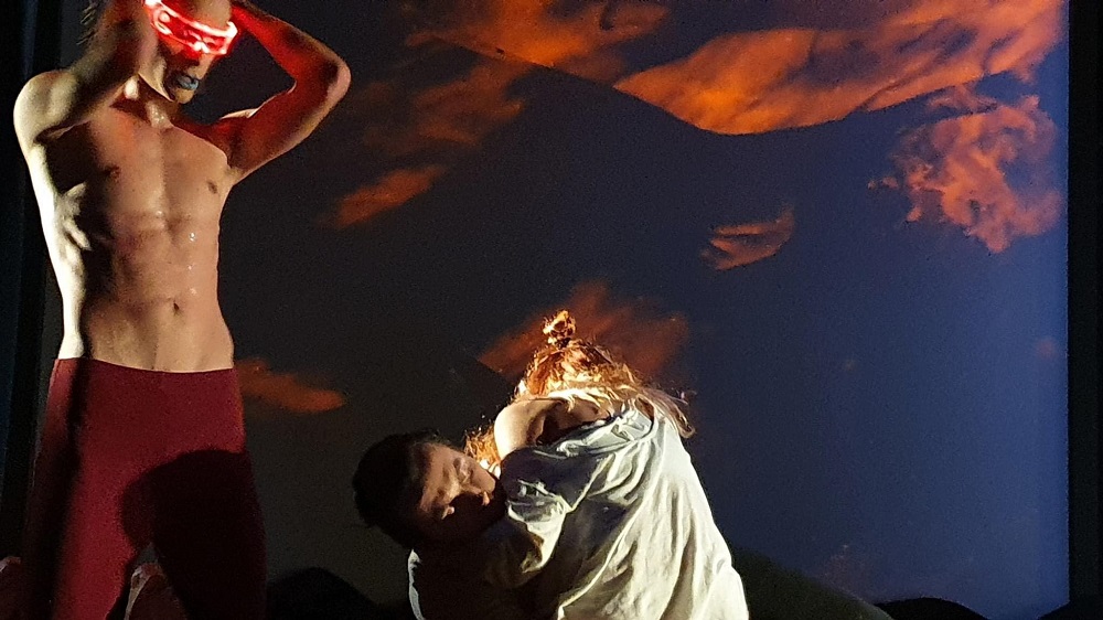 θεατρική παράσταση