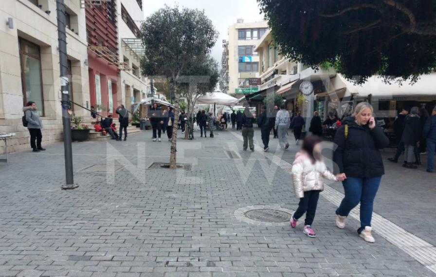 Ανοικτά τα καταστήματα στο Ηράκλειο - Υποτονική η κίνηση - Δείτε φωτογραφίες