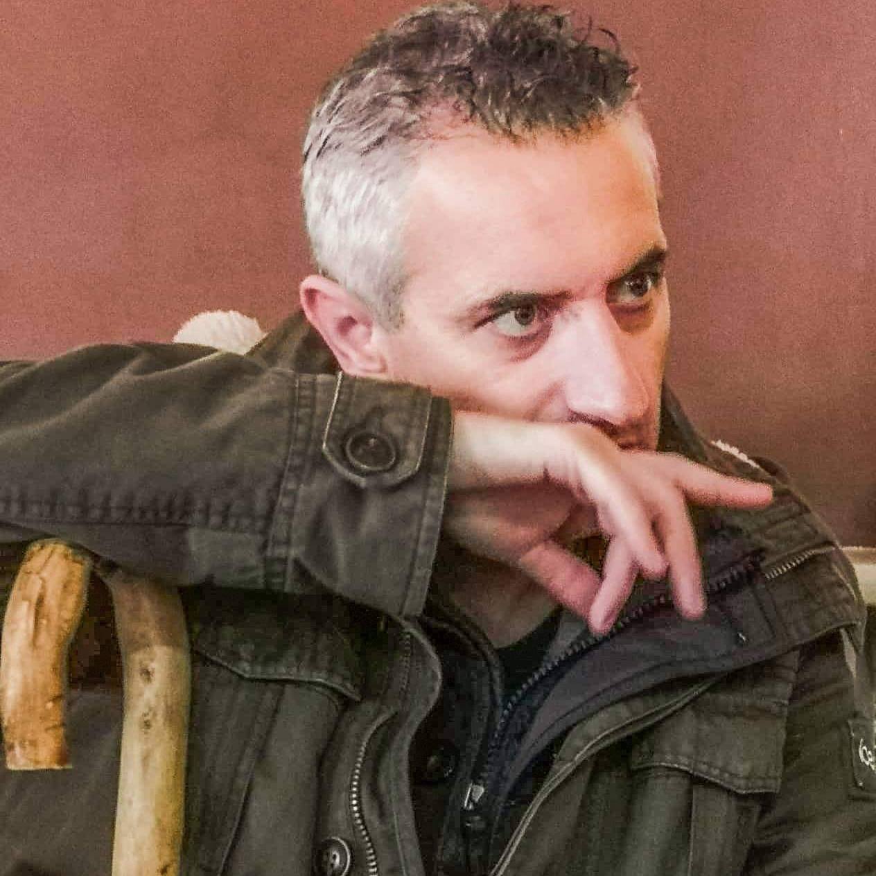 Μανώλης Αφραθιανάκης λουλούδι