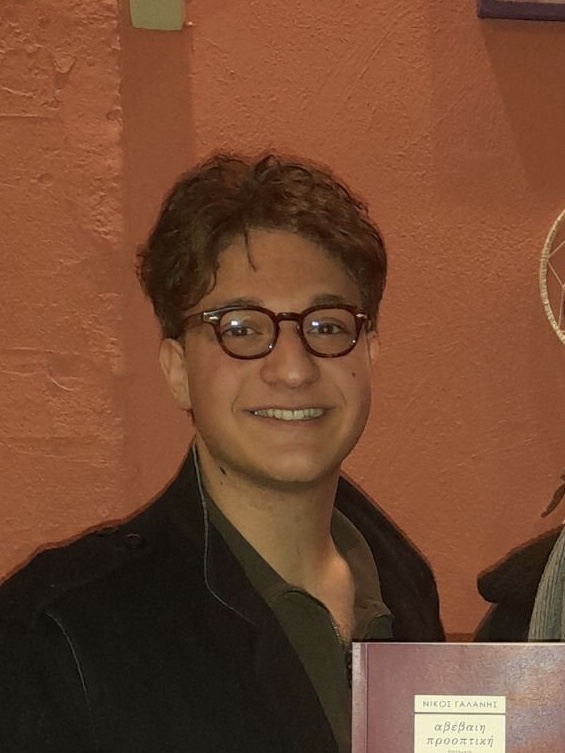 Γιάννης Μανταδάκης