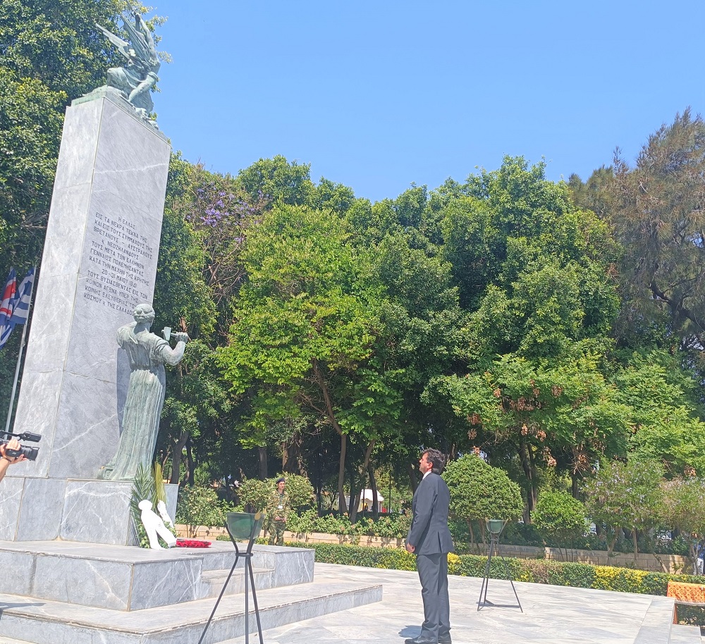 Μάχη της Κρήτης Κατάθεση στεφάνου