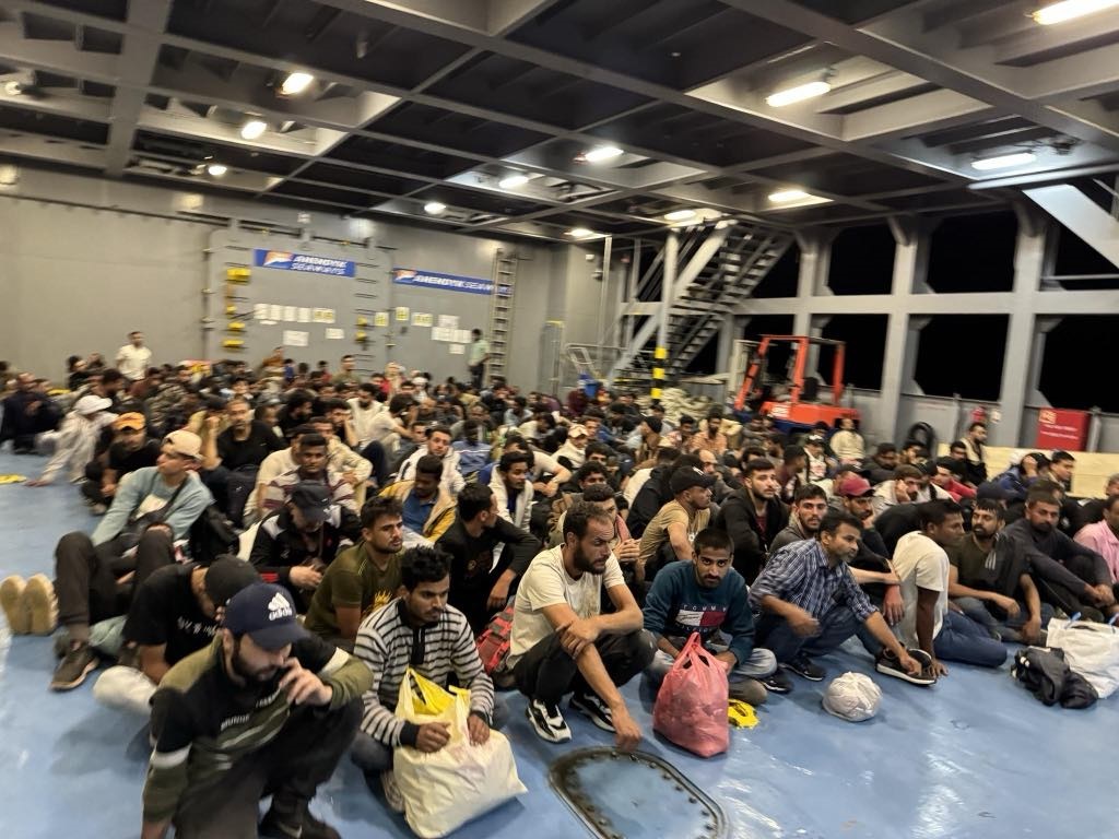 Μεταναστες πλοιο