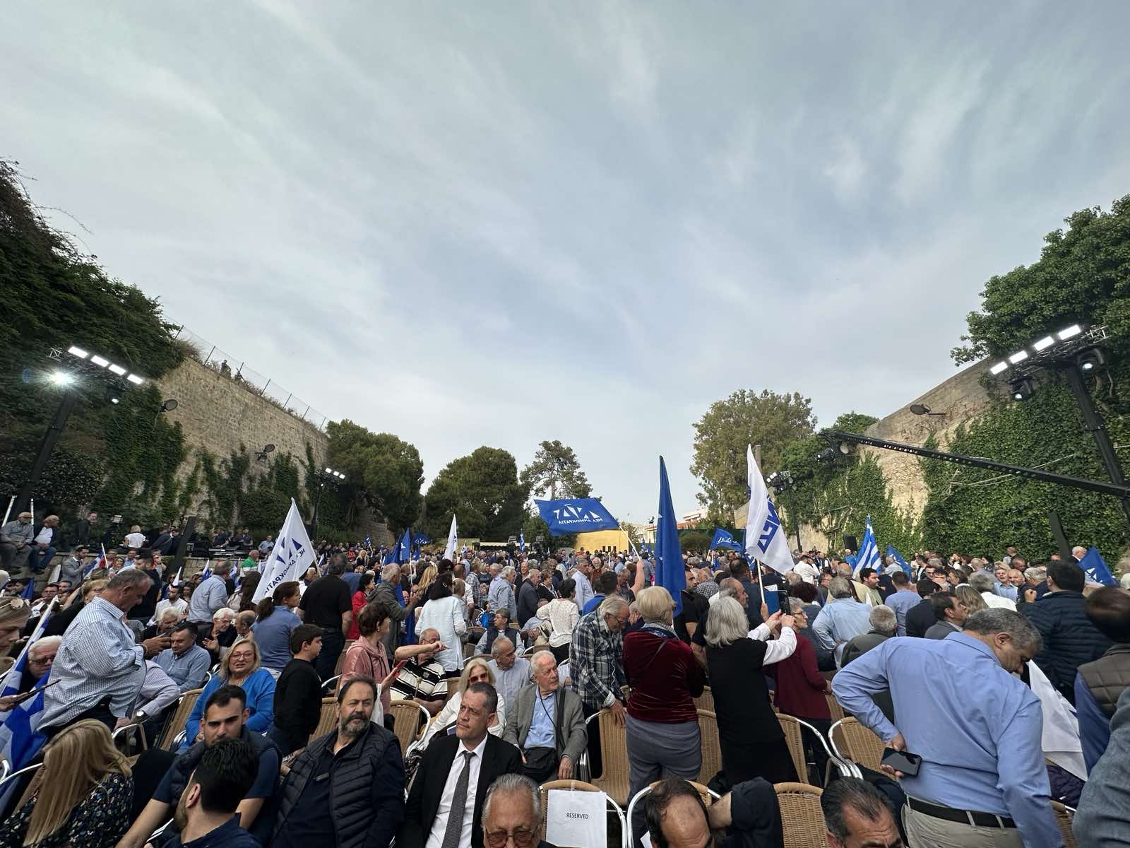 Μητσοτακης κηποθεατρο