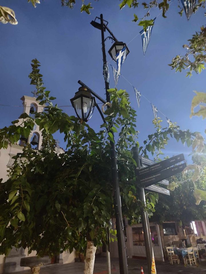 πλατεία Μοχού φώτα