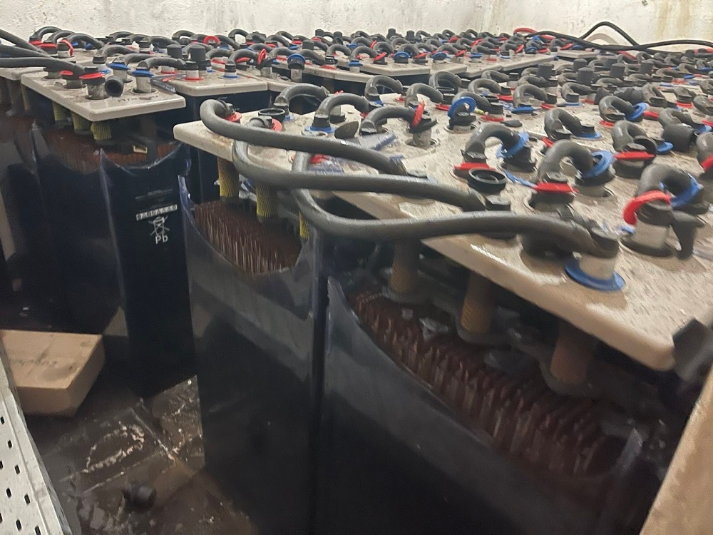 Μπαταρίες φωτοβολταϊκού μονή Κουδουμά