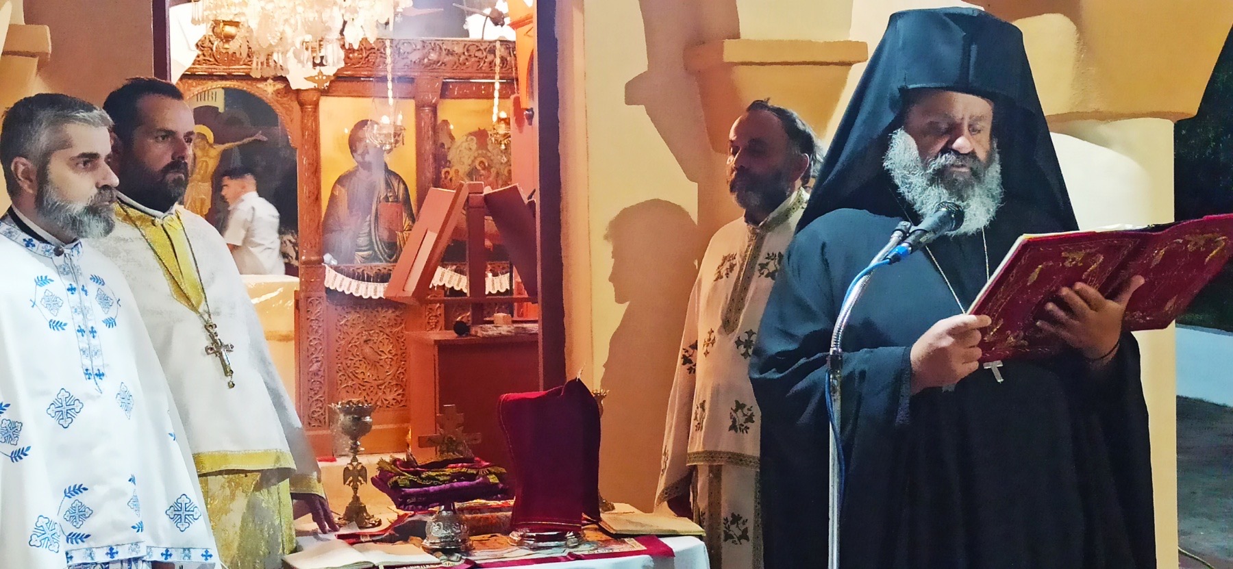 μητροπολίτης-κληρικοί