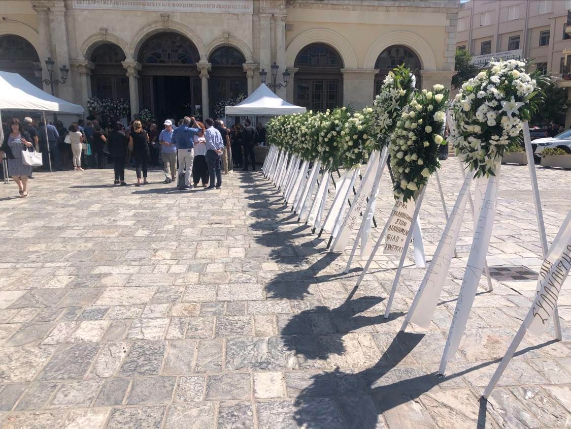 Βασίλης Παπαζήσης κηδεία