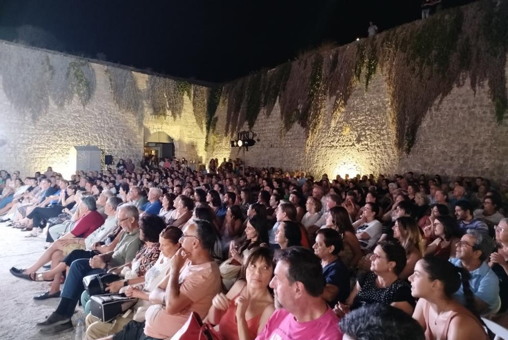 Θεατρική Παράσταση «Του Έρωτα τα γίβεντα»