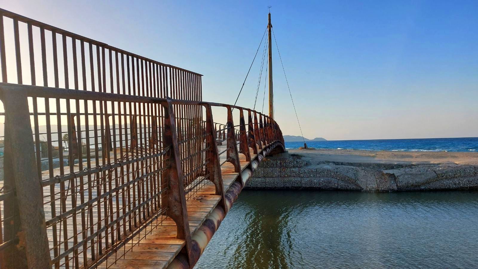 pezogefyra kalatrava karavolas 3