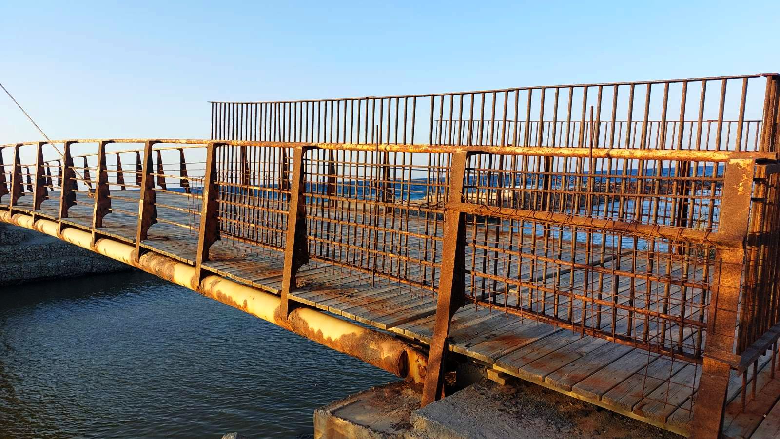 pezogefyra kalatrava karavolas 4