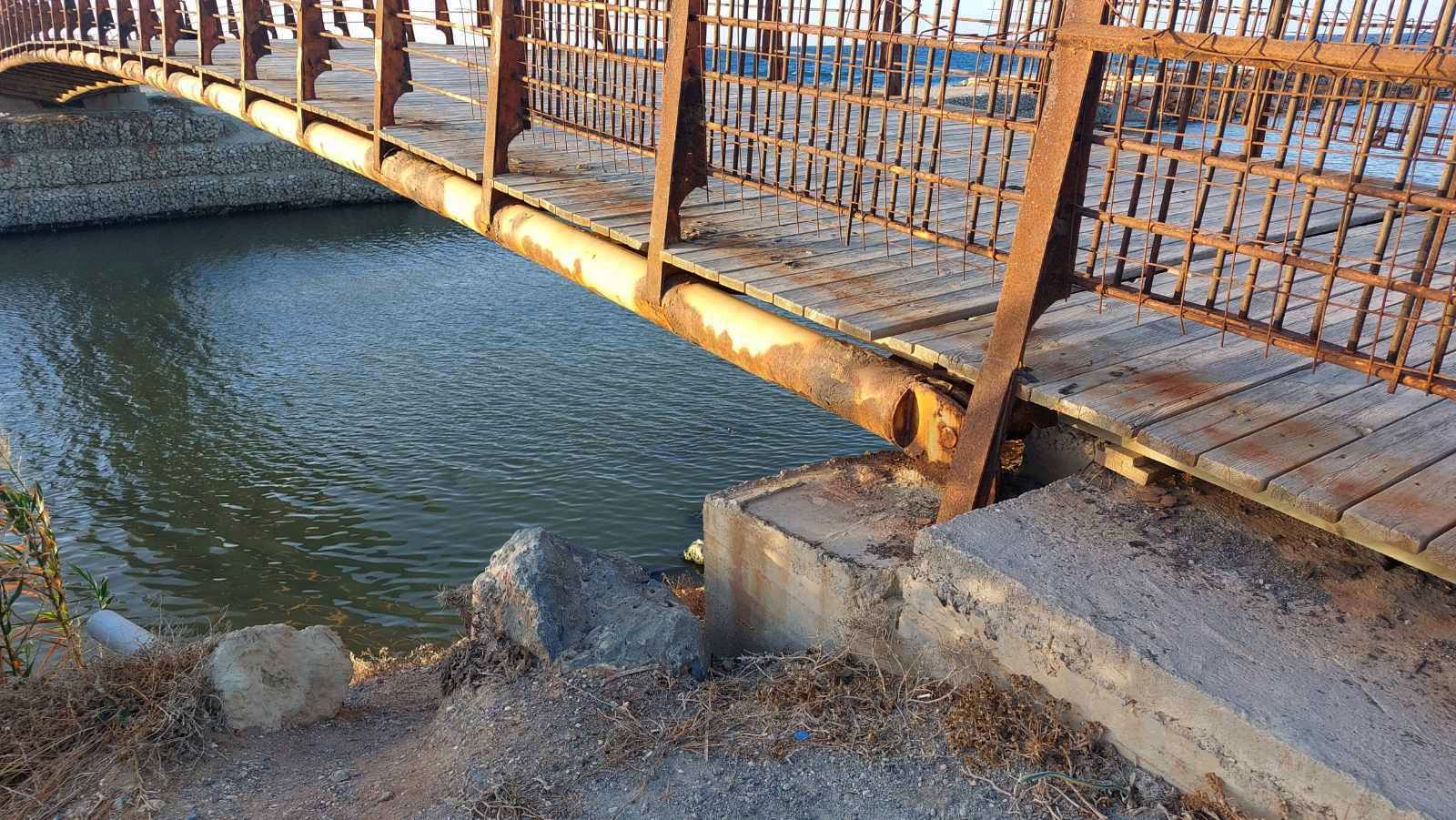 pezogefyra kalatrava karavolas 6