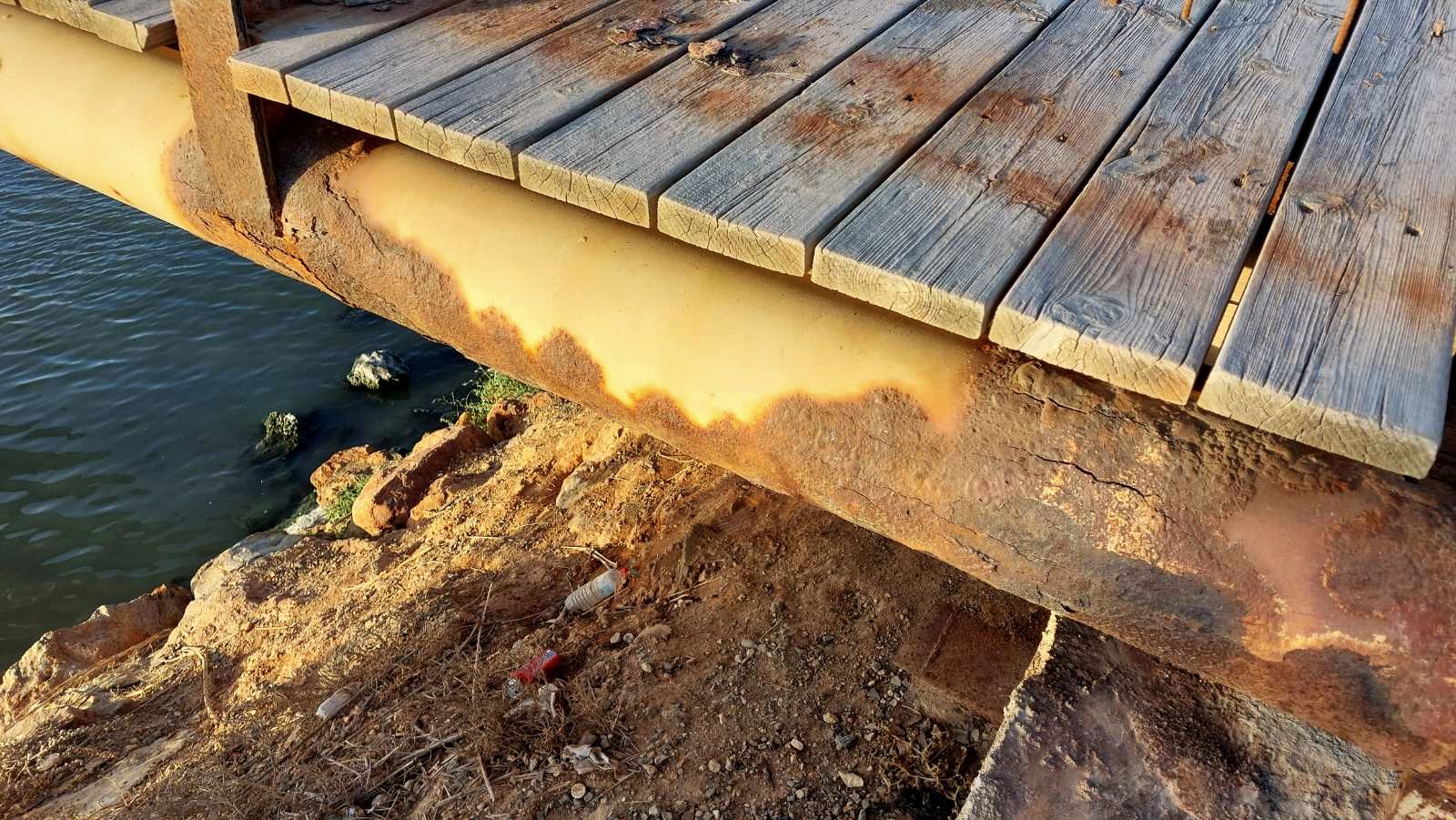 pezogefyra kalatrava karavolas 8