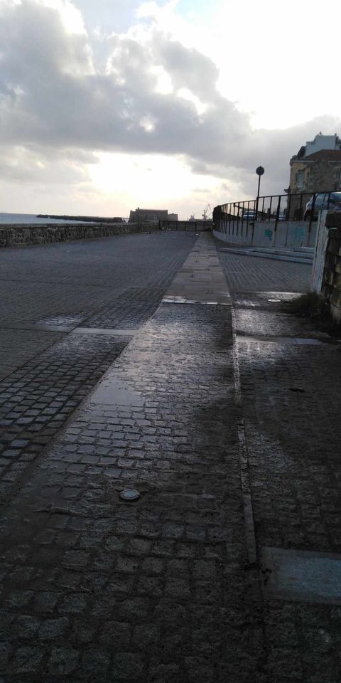 πλάκες παραλιακή