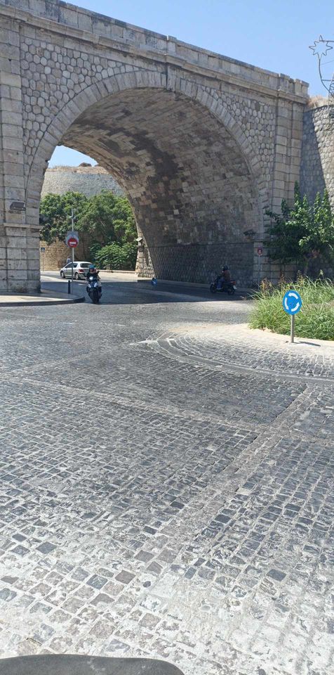 plakostroto xanioporta