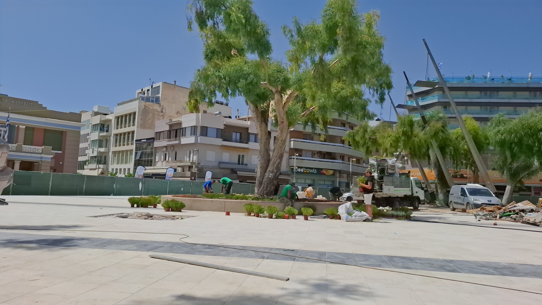 plateia eleytherias pylones.