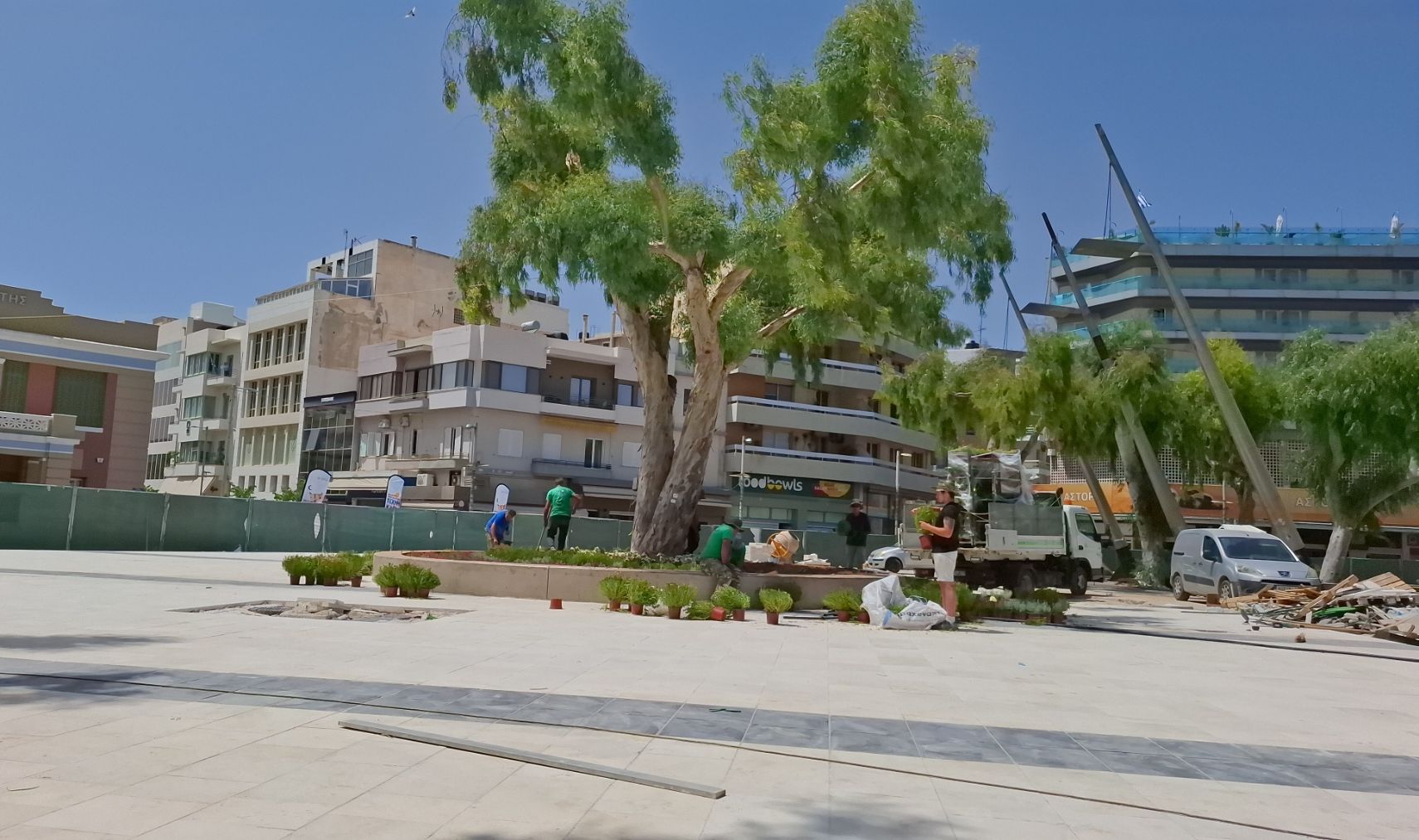 plateia eleytherias pylones...