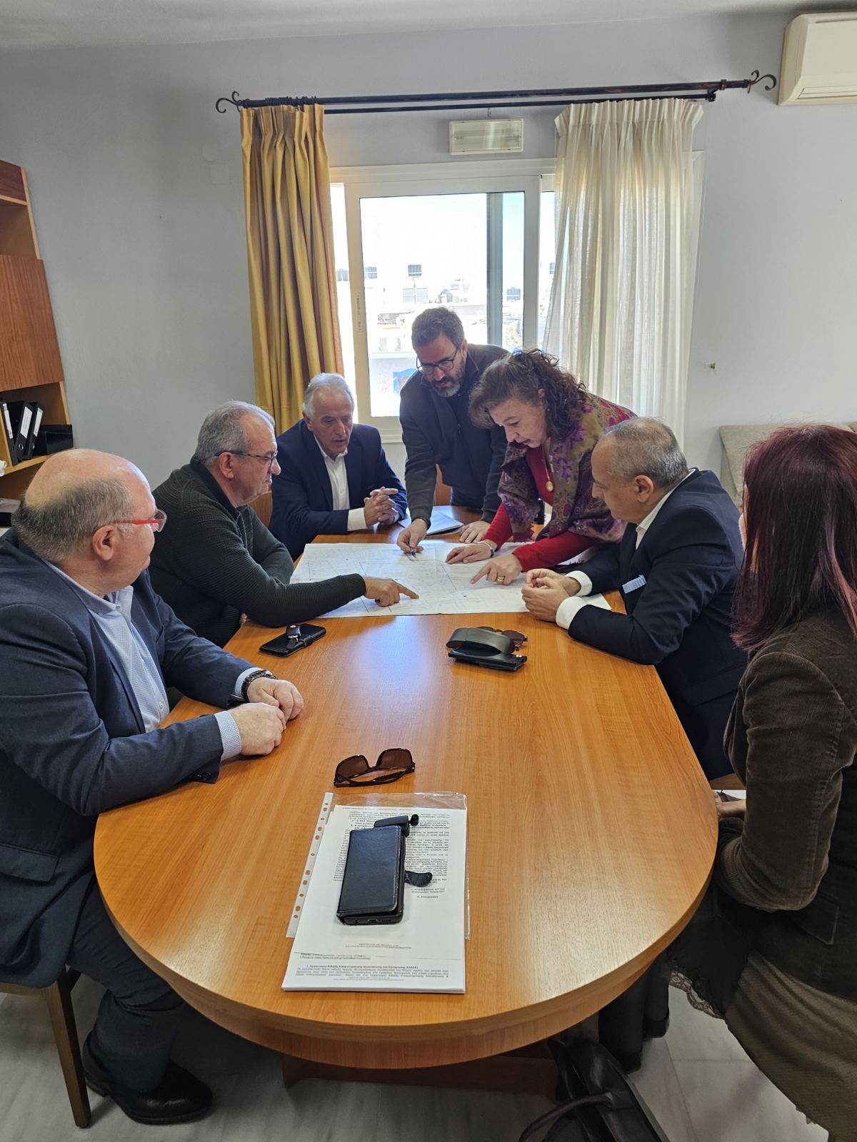 Κατά τη διάρκεια της συνάντησης εξετάστηκαν πιθανά σημεία εγκατάστασης του Ευρωπαϊκού Νηπιαγωγείου μέχρι την ολοκλήρωση του νέου μόνιμου κτηριακού συγκροτήματος του Ευρωπαϊκού Σχολείου μέχρι το 2027 σε έκταση κοντά στο ΙΤΕ.