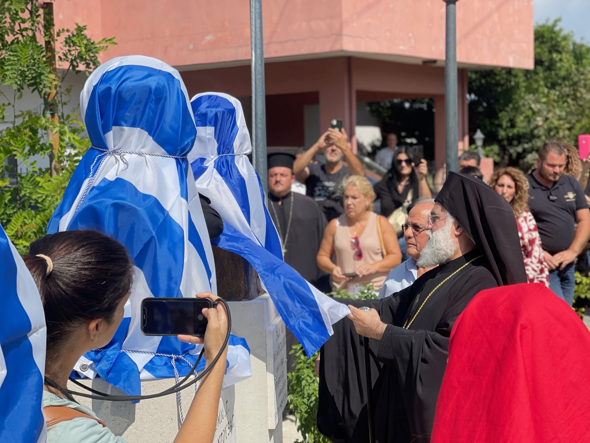 Tελετή αποκάλυψης των προτομών τριών οπλαρχηγών στις Άνω Ασίτες 