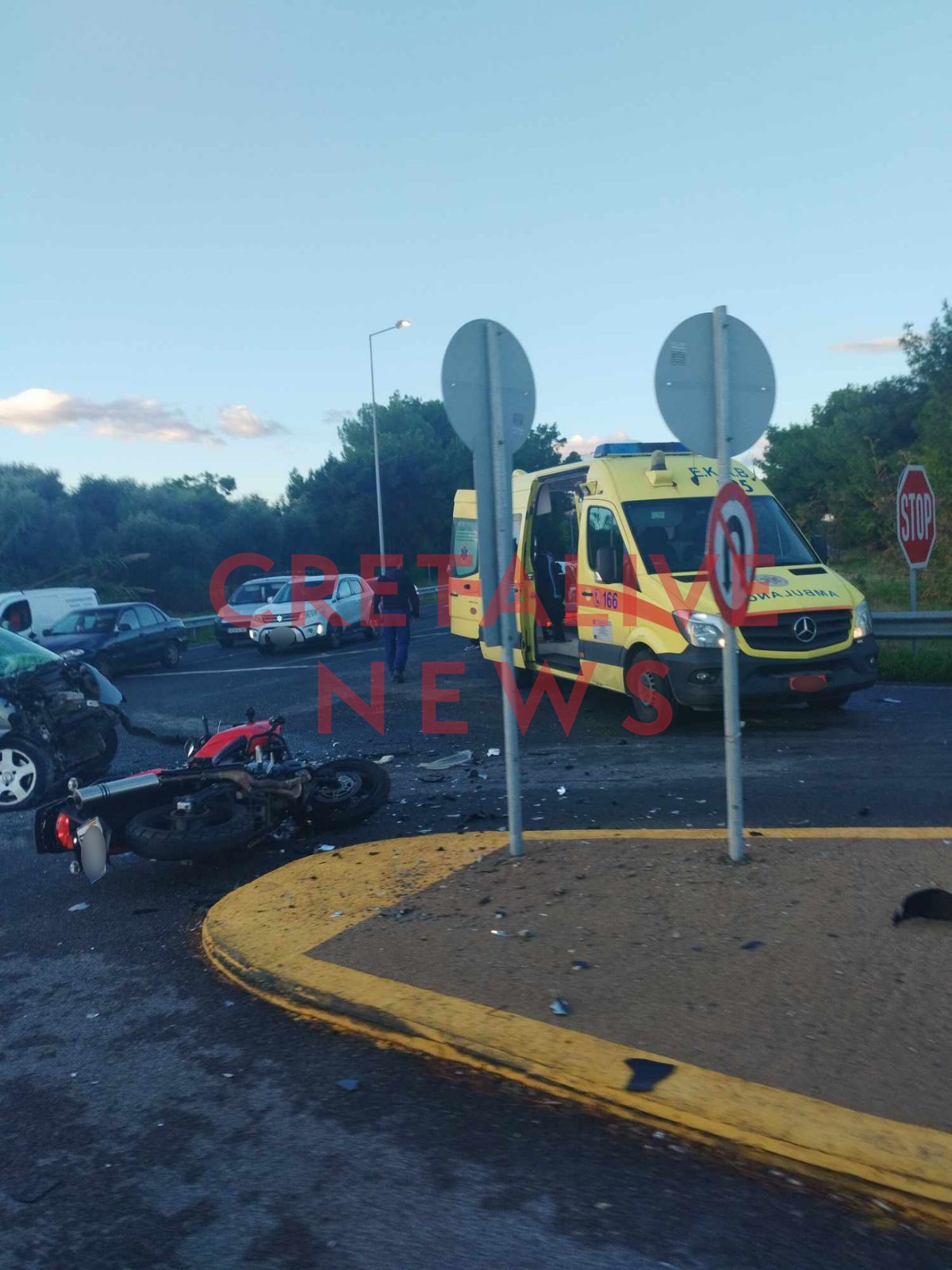 τροχαίο Γούρνες Ηράκλειο Ατύχημα Τραυματίας ΕΚΑΒ