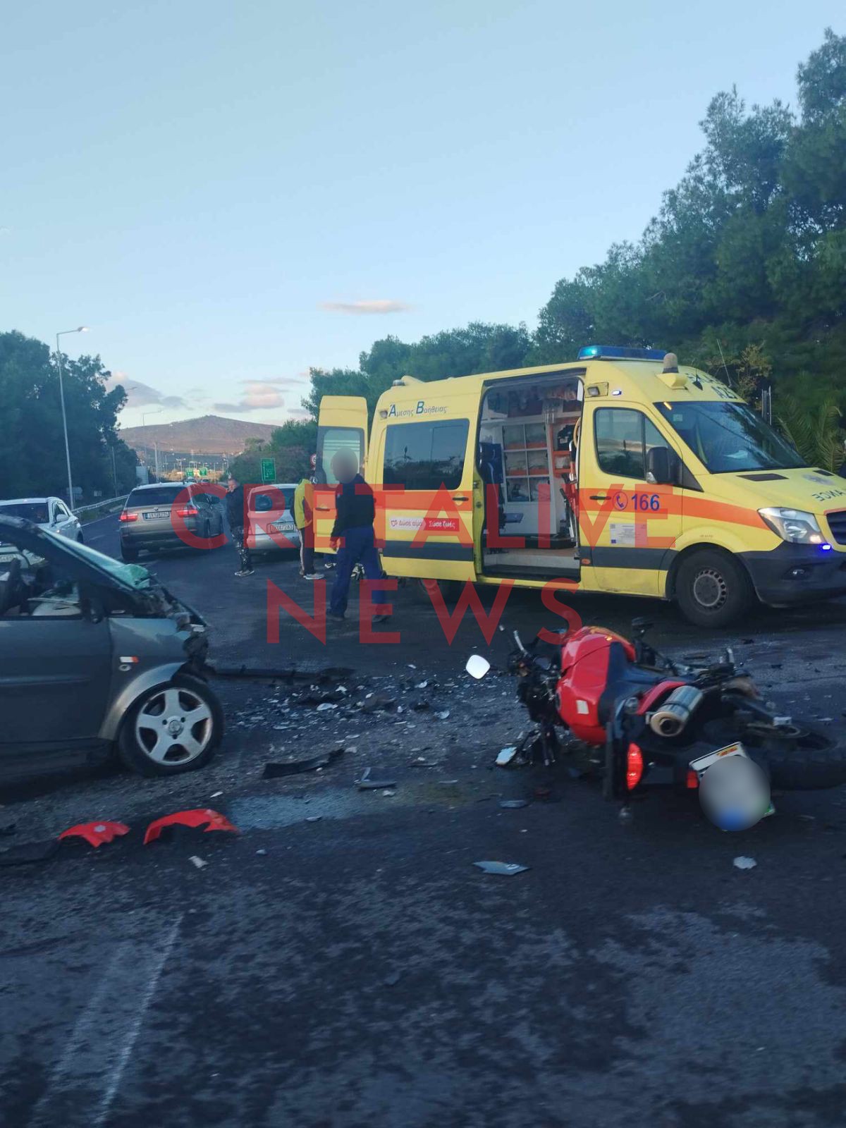 τροχαίο Γούρνες Ηράκλειο Ατύχημα Τραυματίας ΕΚΑΒ