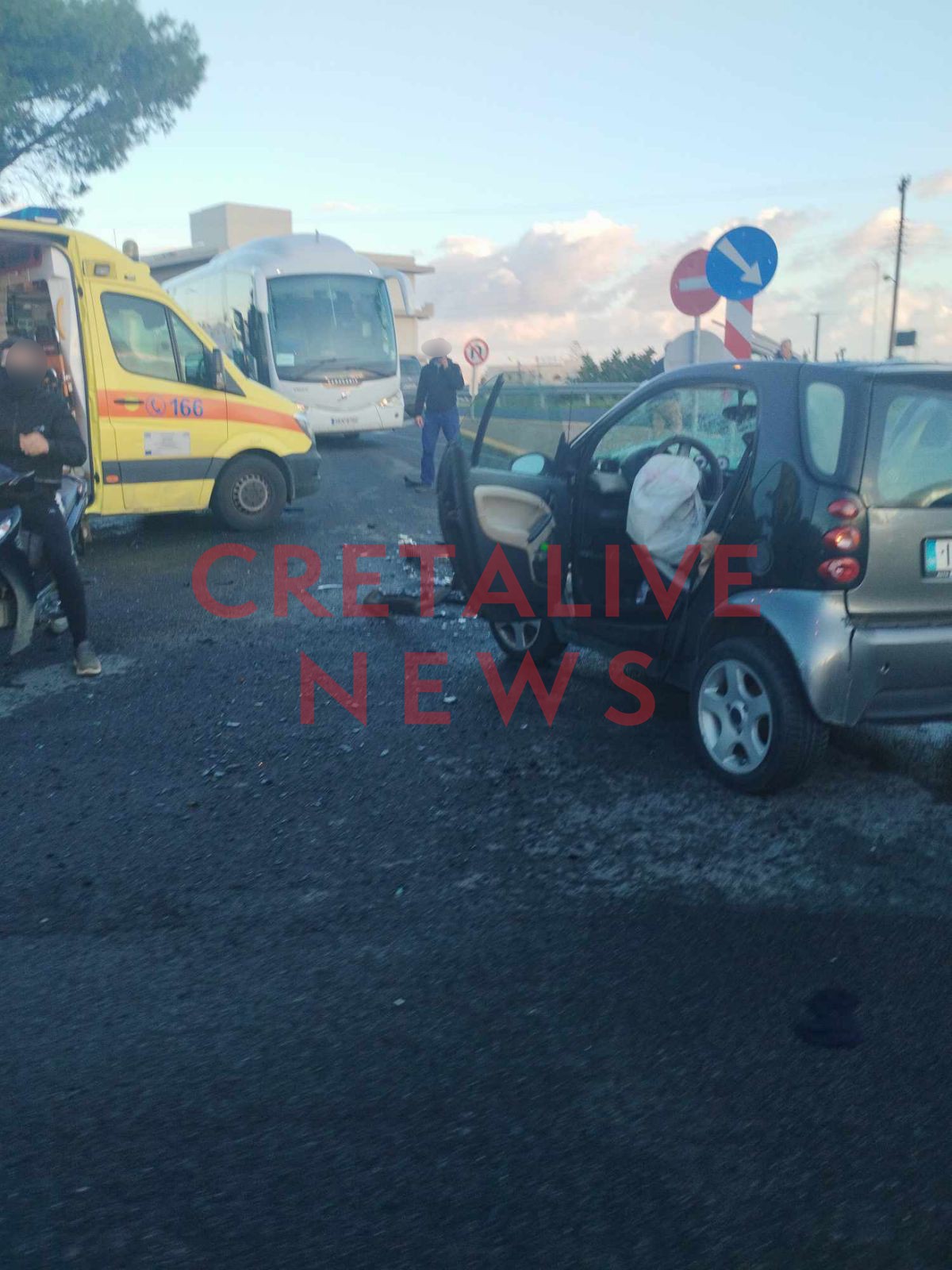 τροχαίο Γούρνες Ηράκλειο Ατύχημα Τραυματίας ΕΚΑΒ