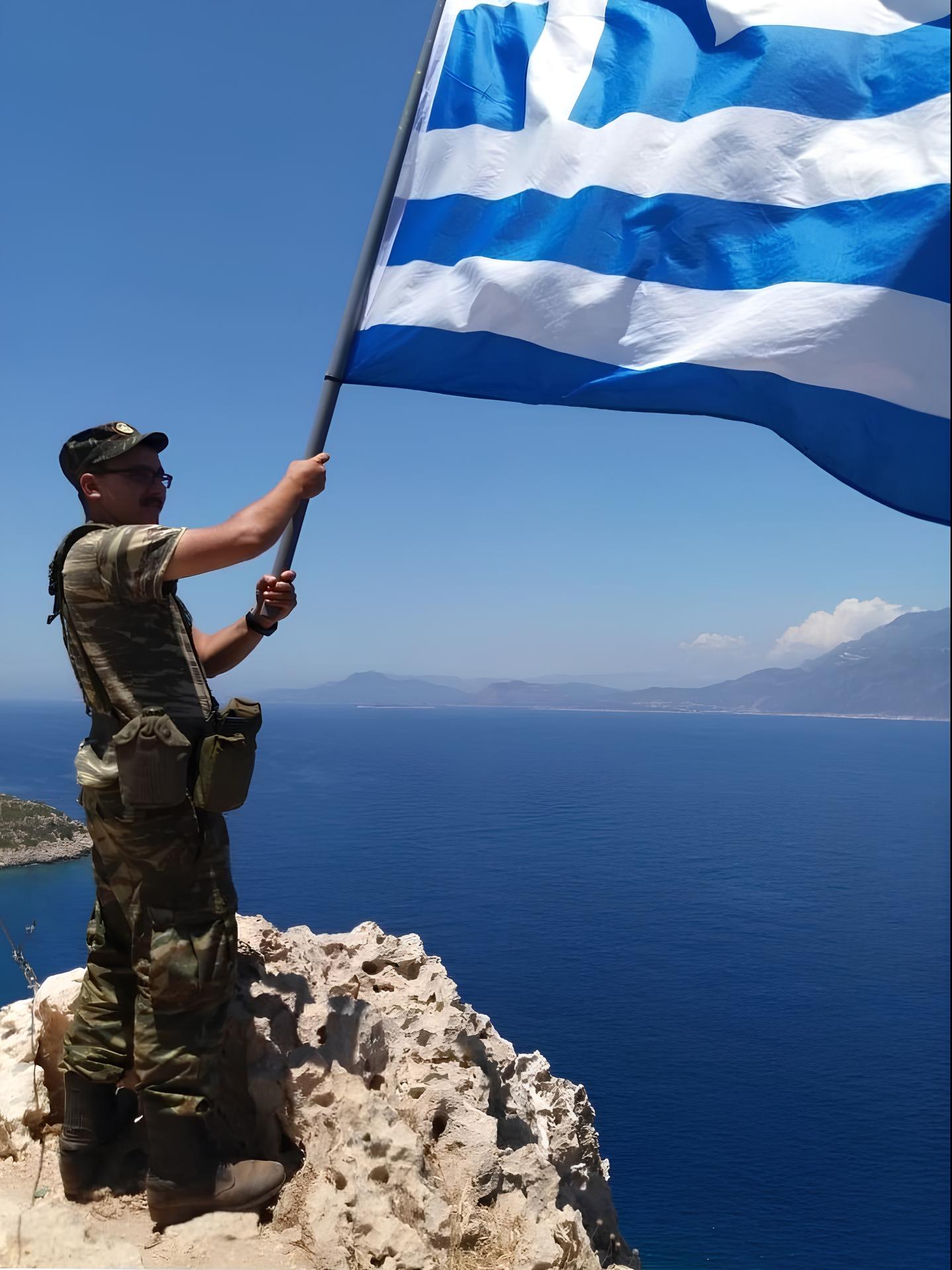 Μανόλης Τσικνάκης