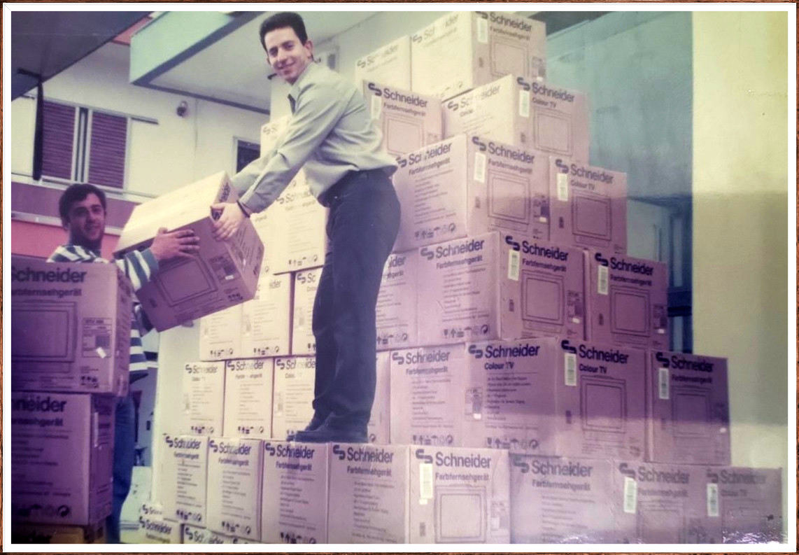 Τζωράκης κατάστημα 62 Μαρτύρων