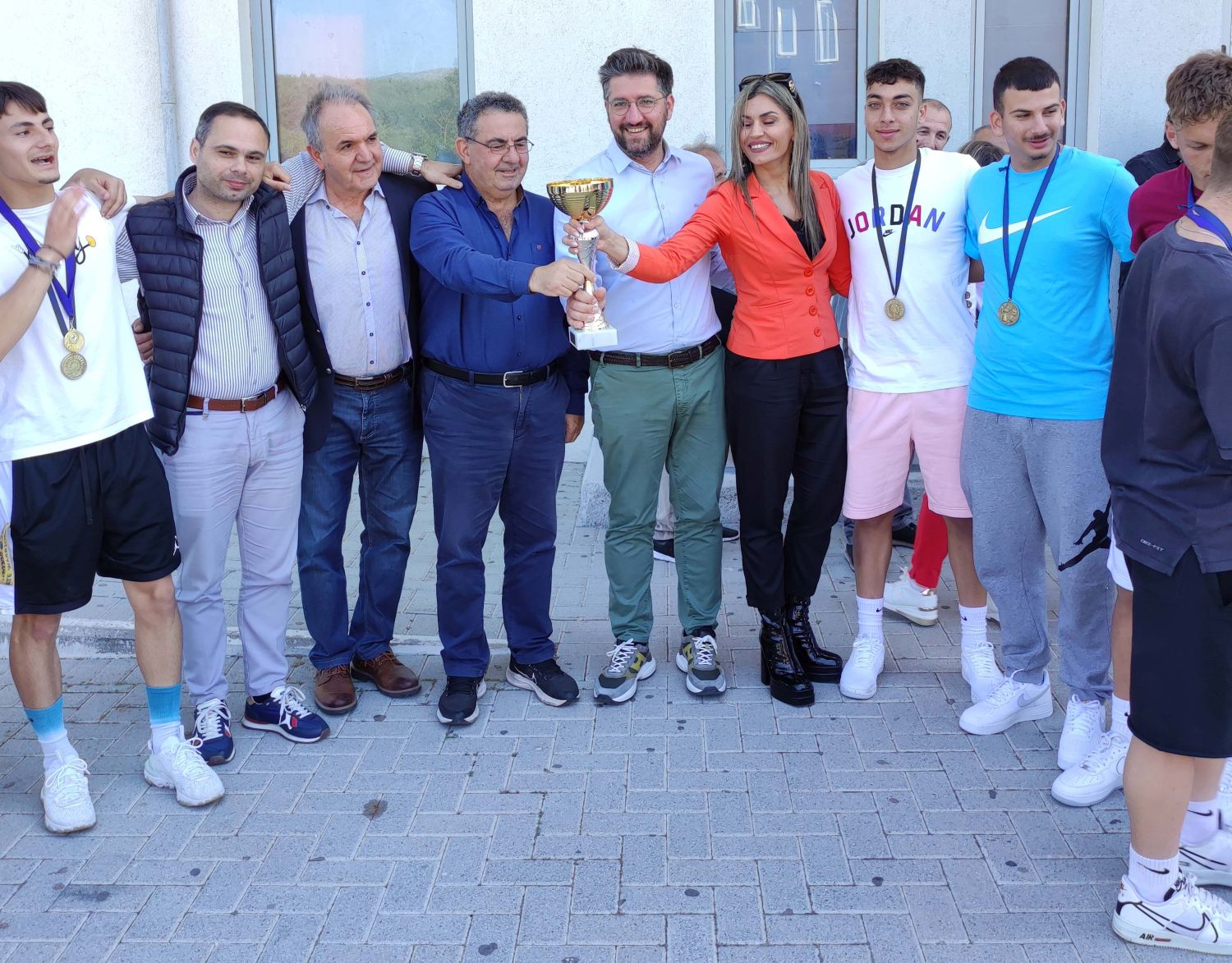 vraveysi omadas podosfairou5