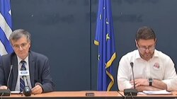 "Δεν είναι ώρα για εκδρομή" - Οργή Τσιόδρα, Χαρδαλιά για όσους ταξιδεύουν