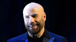 Τζον Τραβόλτα: Γιόρτασε τα 72α γενέθλιά του παίρνοντας ακόμη ένα δίπλωμα πιλότου