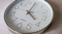 Αλλαγή ώρας: Πότε γυρίζουμε τα ρολόγια μία ώρα μπροστά 